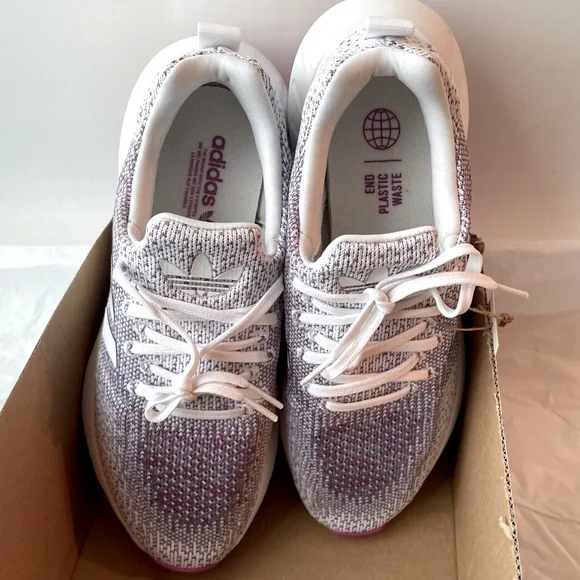 Adidas Originals Swift Run 22 Shoes - Picture 13 of 14